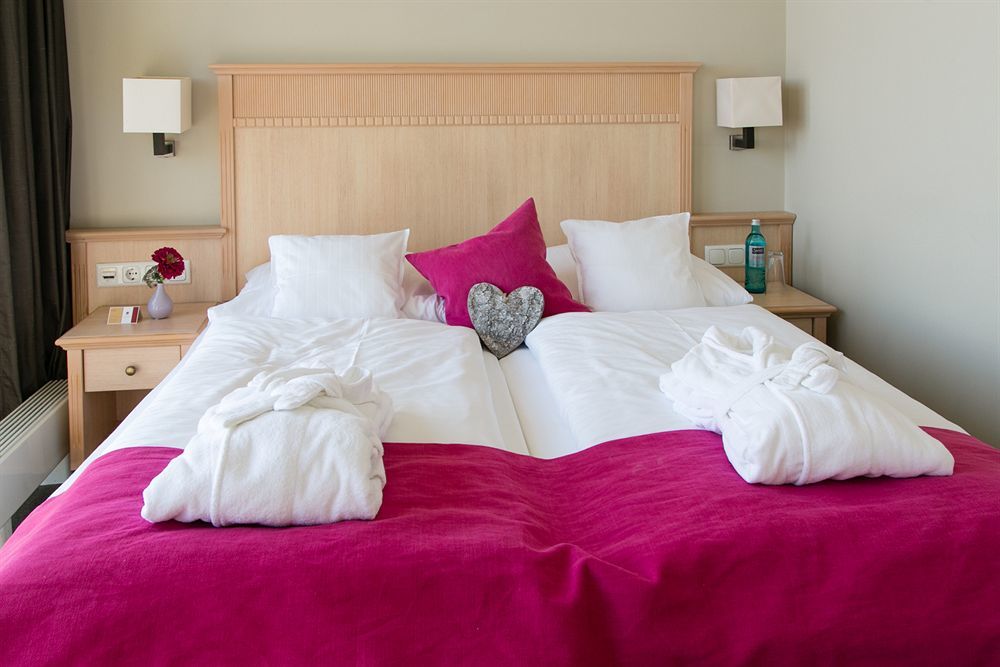 Romantik Seehotel Eichenhain ペルツァーハケン エクステリア 写真