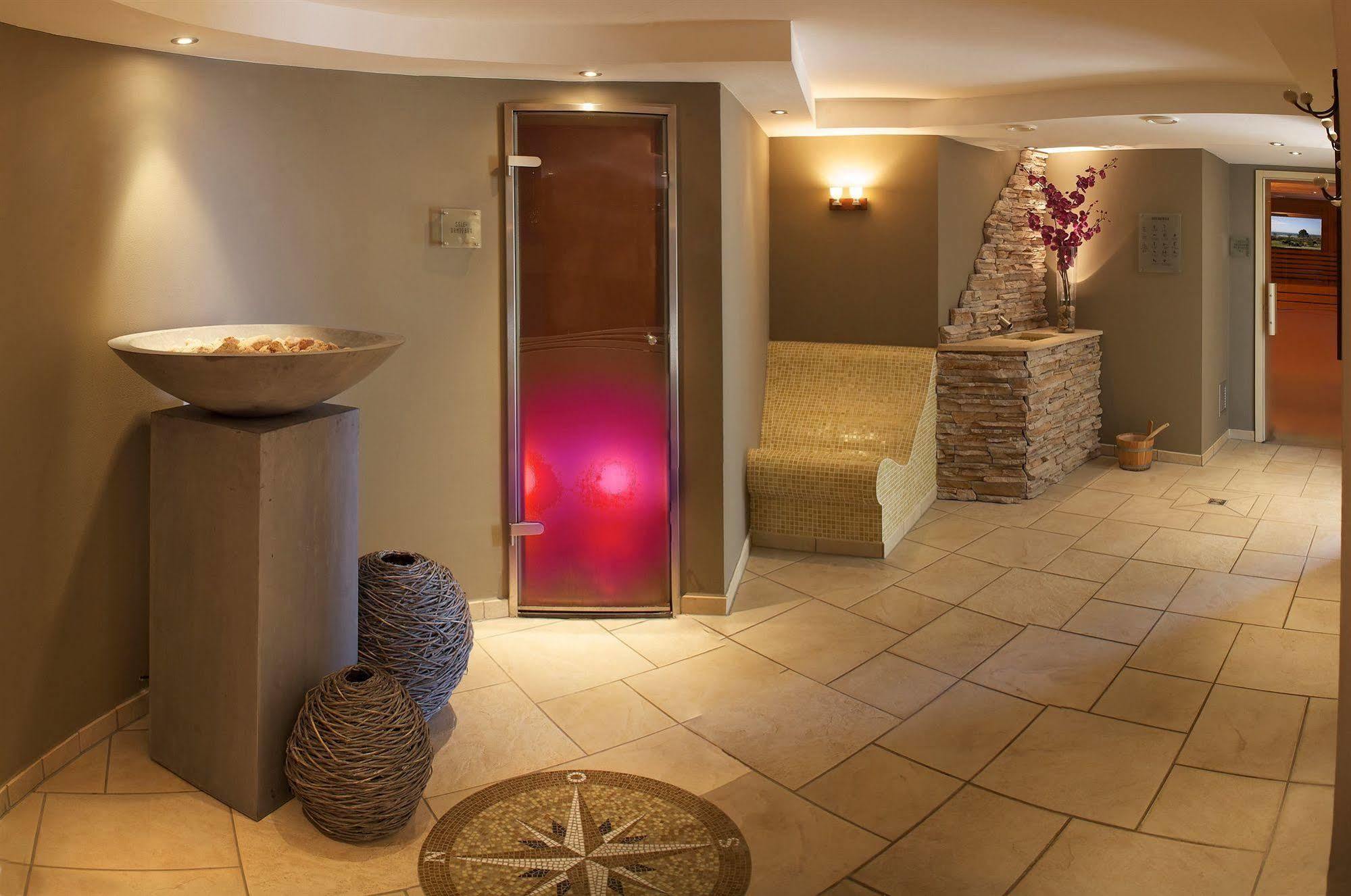 Romantik Seehotel Eichenhain ペルツァーハケン エクステリア 写真